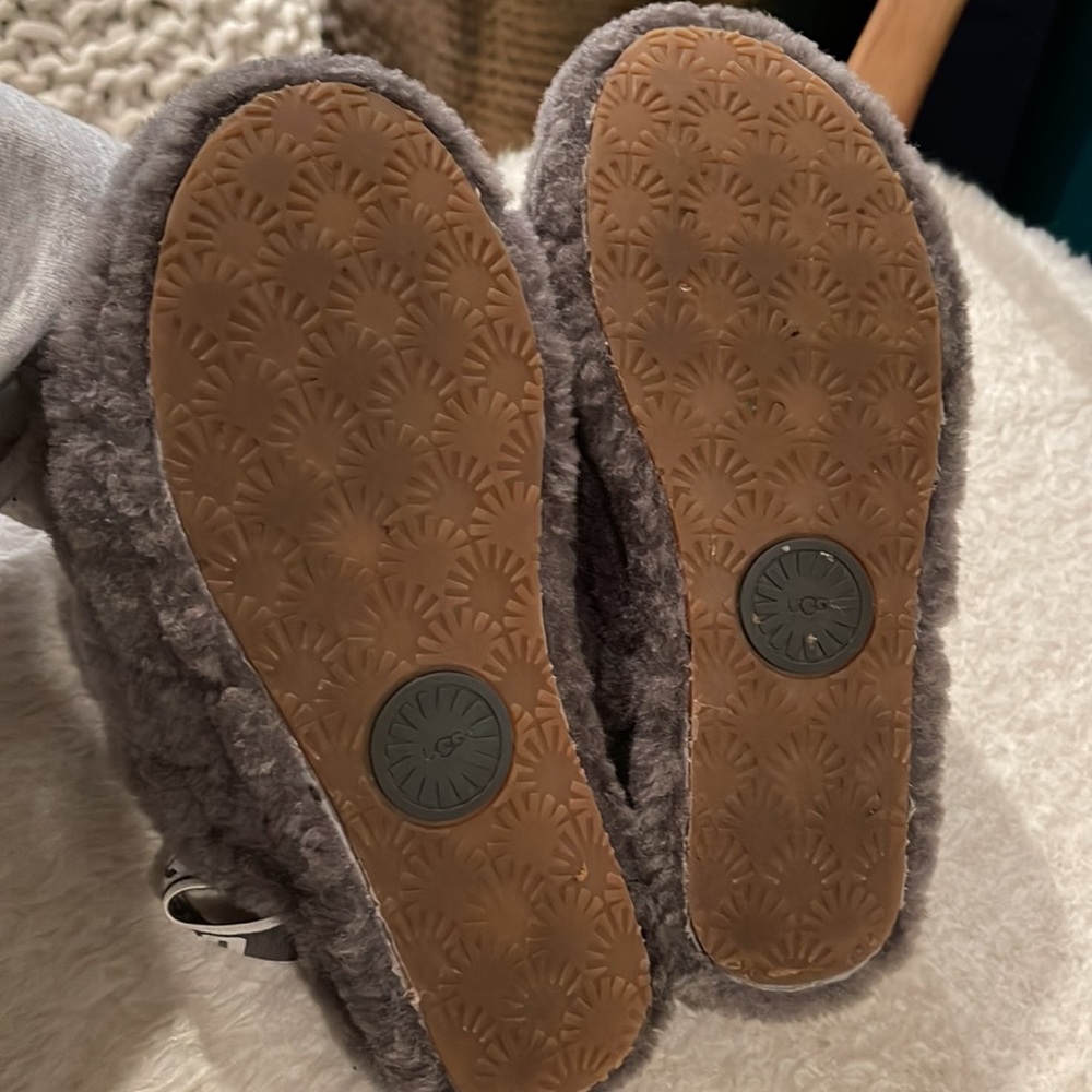 Ugg Fluff Yeahs! - image 8